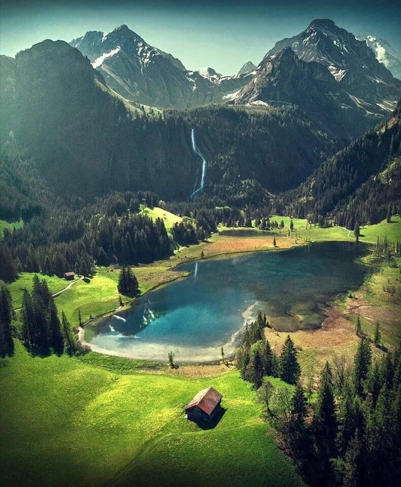Прекрасные места 2020. Доломитовые Альпы Швейцария. Озеро Зееальп, Швейцария. Природа Швейцарии Альпы. Швейцария горы Альпы озеро.