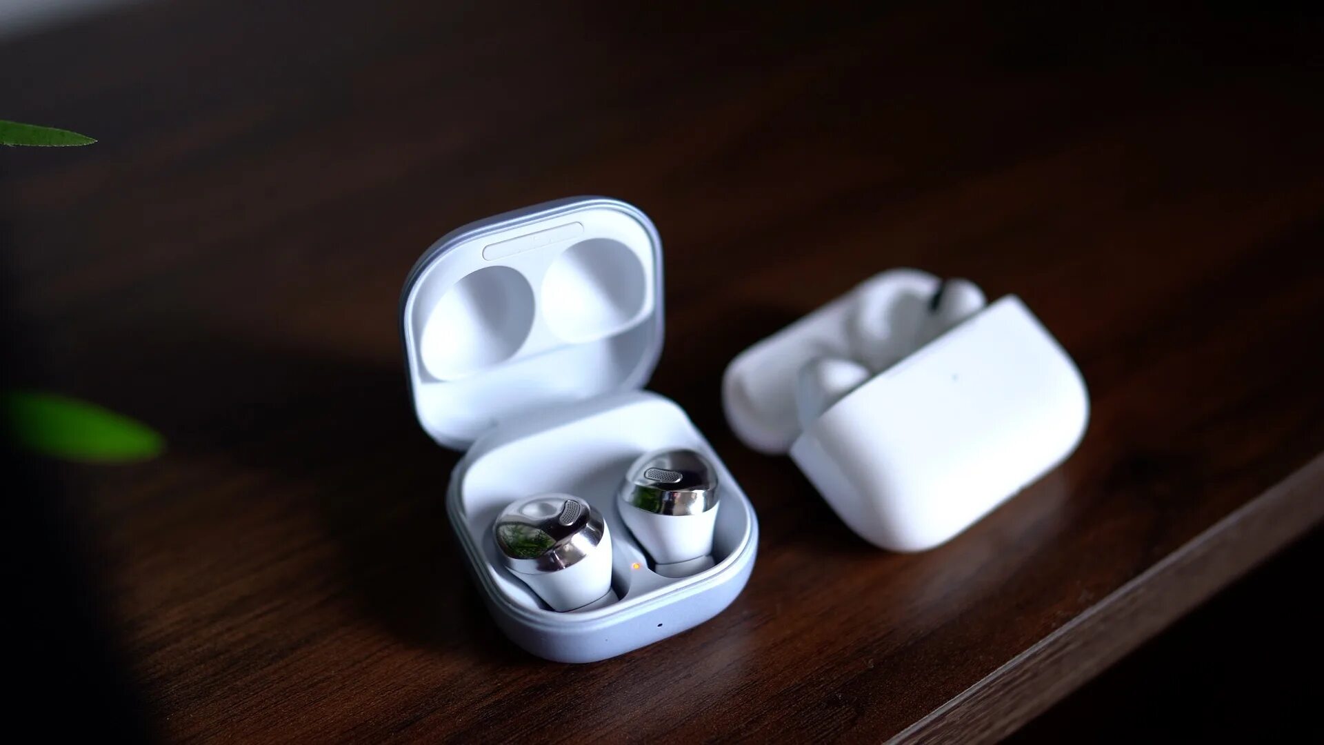 Buds pro iphone. Samsung Buds 2 vs AIRPODS Pro. Samsung Buds 2 Pro vs AIRPODS Pro 2. Buds Pro Samsung vs AIRPODS 3. Samsung Galaxy Buds Pro.