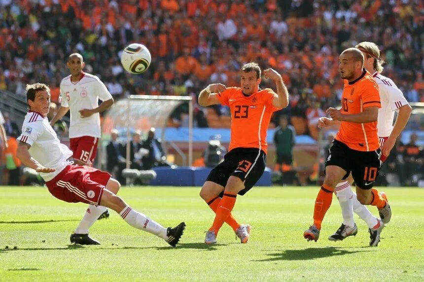 World cup 2010. Netherlands Denmark 2010 2:0. Спортивные плоforlb Дании и Голландии.