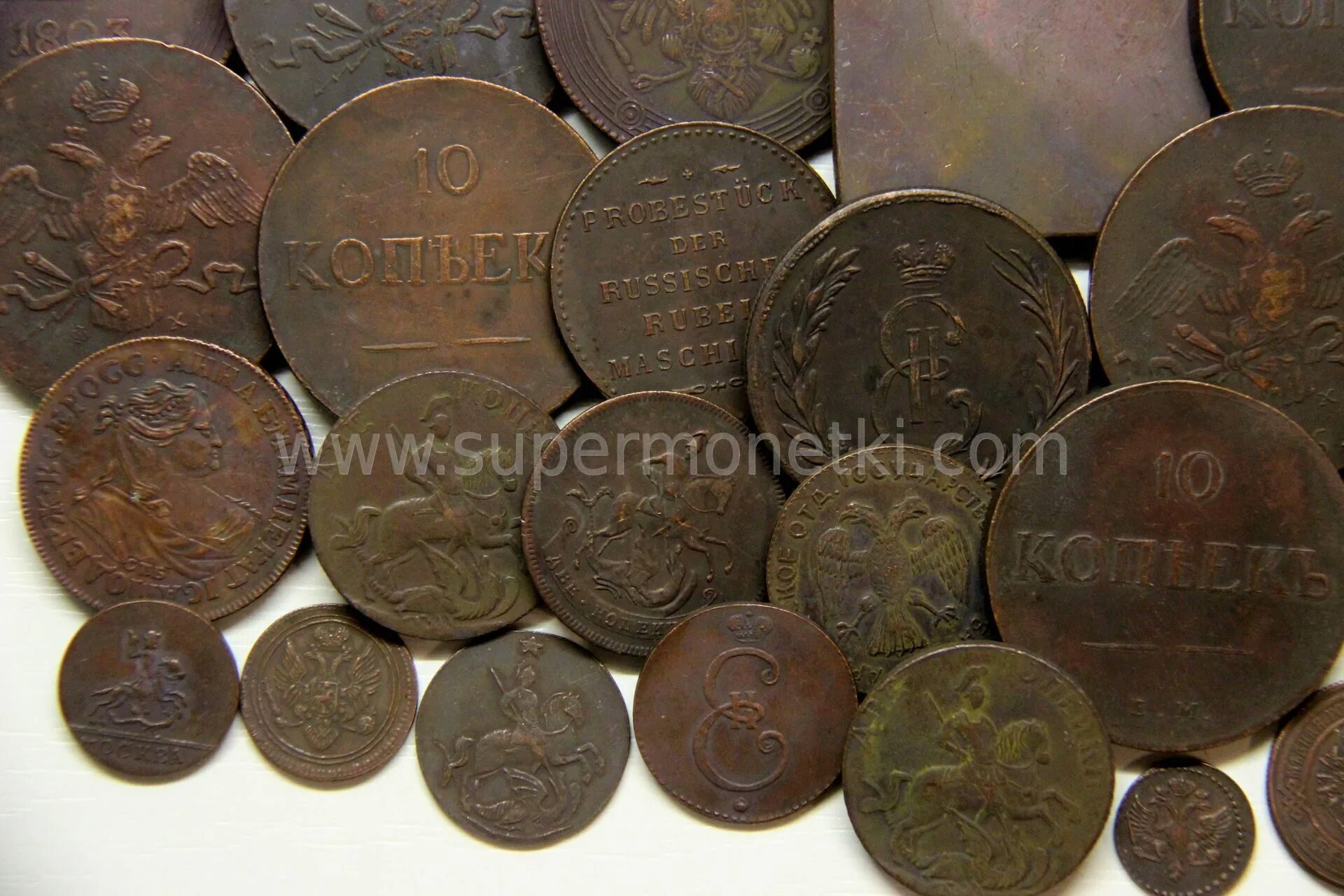 50 медных монет. Антикварные медные монеты. Медные деньги царской россии. Царская монета 16 века. Пятаки.