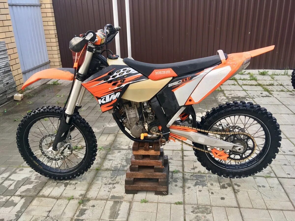 Купить ктм 250. KTM SX 250 2t. KTM SX-F 250 2010. KTM SX 250 2t Six Day. Увеличенный бак для KTM EXC 250 2010г.