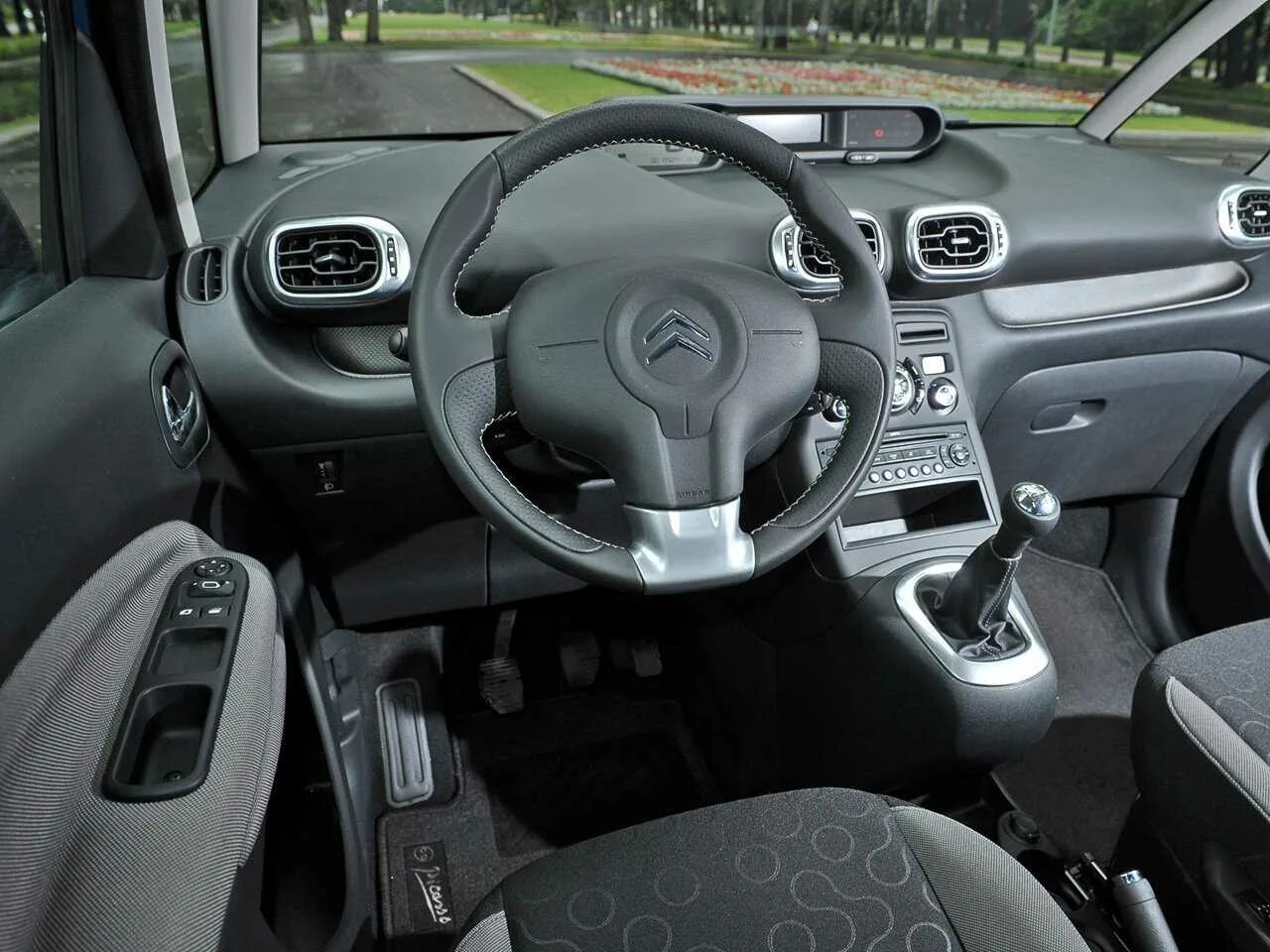 Бензин ситроен с3 пикассо. Ситроен с3 пикассо. citroen c3 picasso 2009. ситроен пикассо с3 2014. ситроен с3 пикассо 2009.