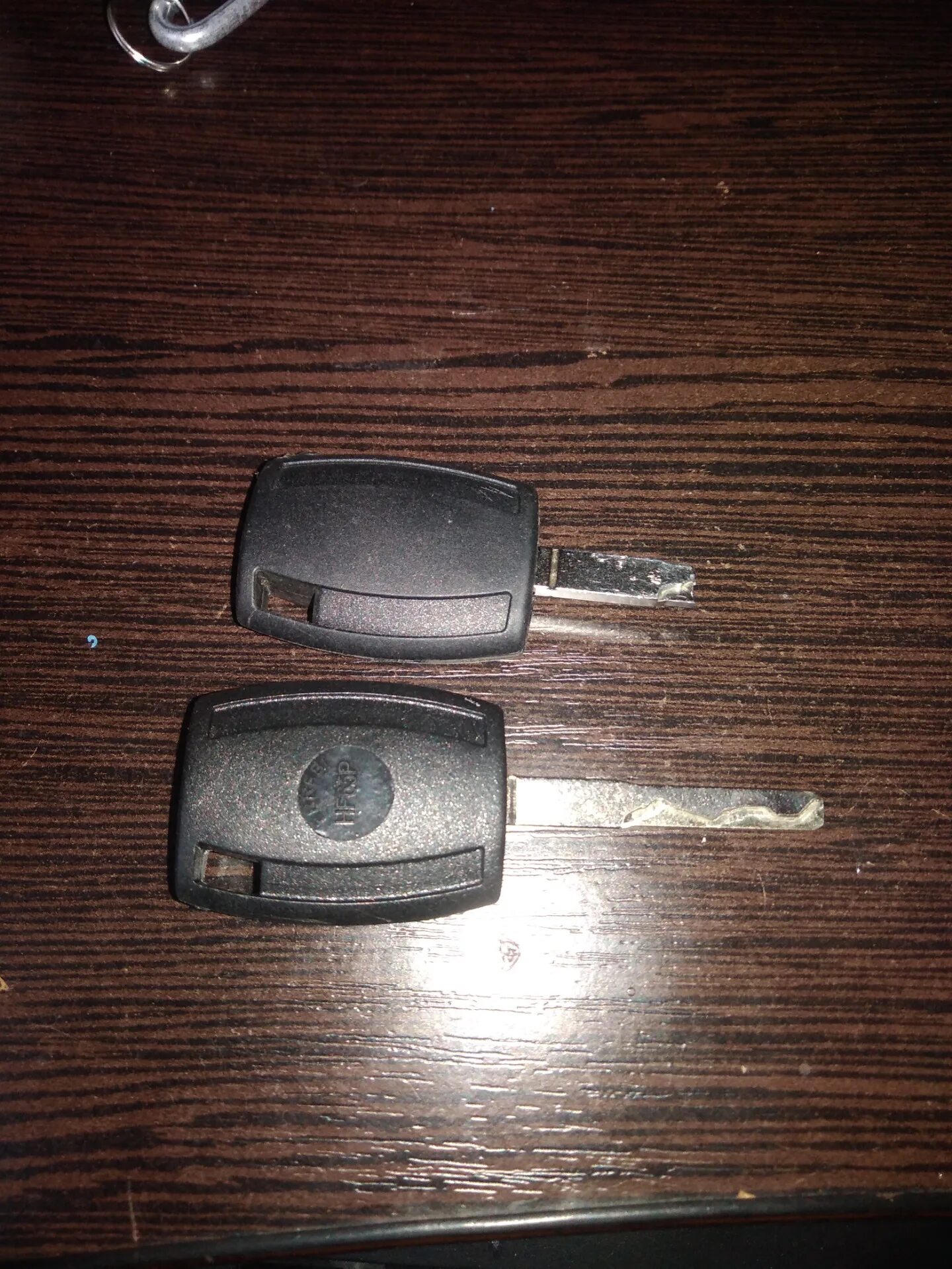 Чип иммобилайзера ключа рено симбол. Ключ от ниссан альмера 2001. Renault clio 2002 батарейка в ключ. Ключ зажигания не открывает двери. Ключ зажигания не открывает двери.