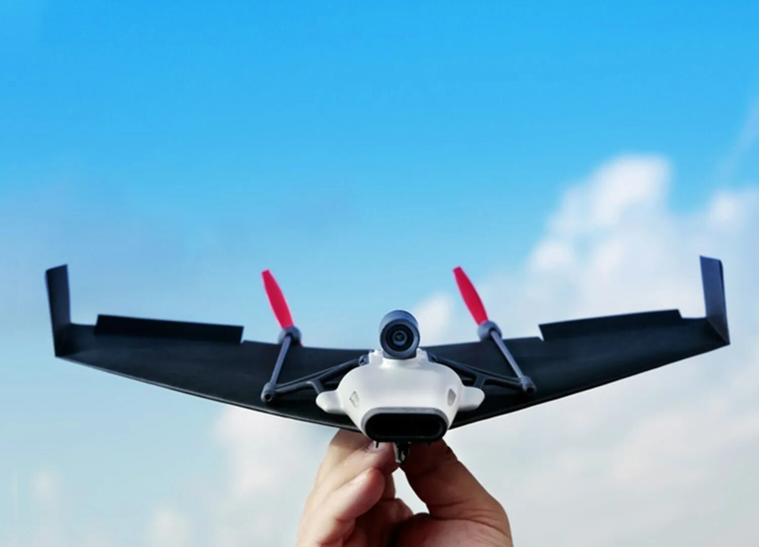 Дрон типа fpv. Бпла fpv. квадрокоптер самолет. квадрокоптер в виде самолета. дрон самолет с камерой.