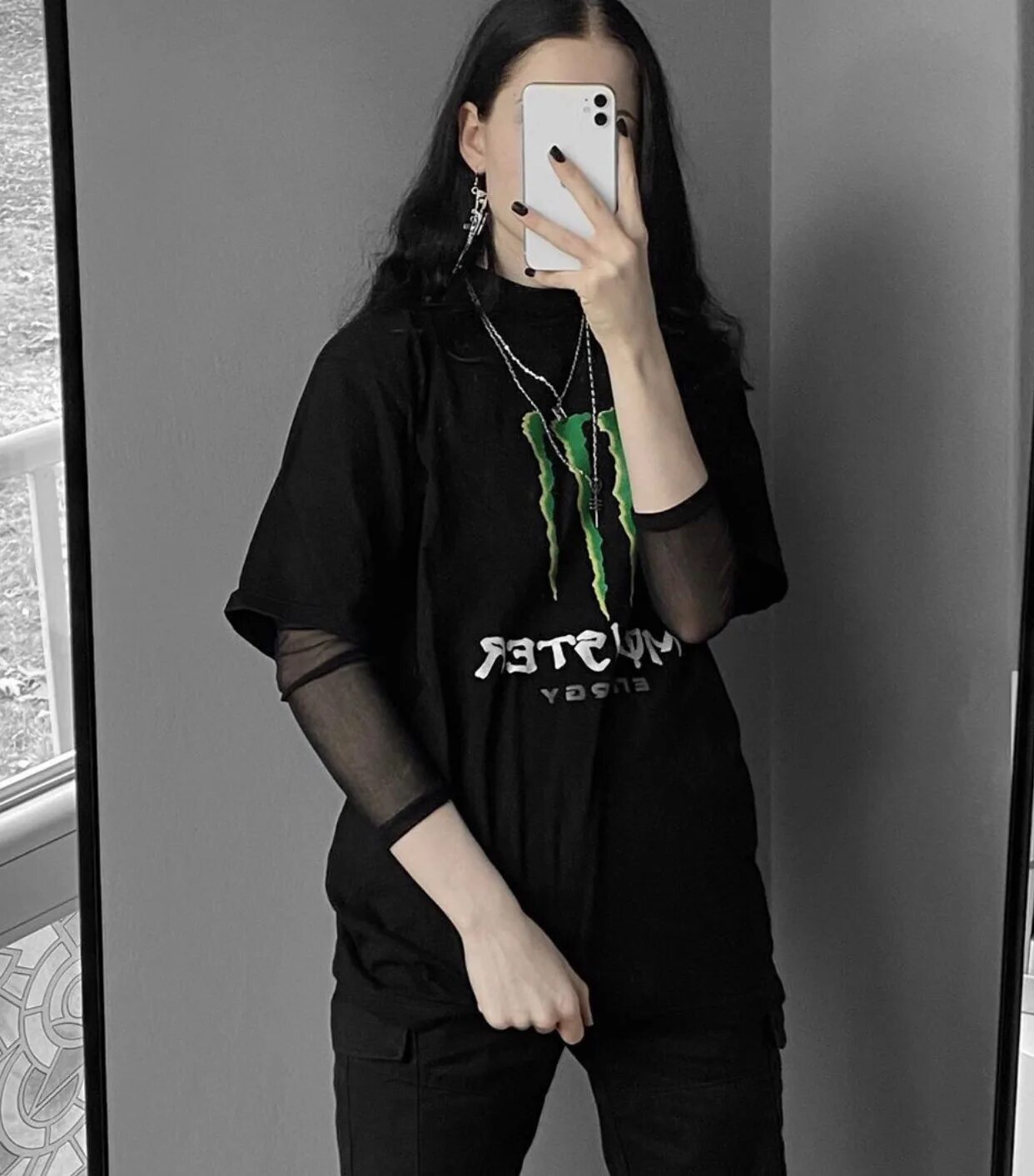 Девочка в черном стиле. Goth outfit Грандж 2020 корейский. Эстетика одежды девушки. Чёрная одежда для девушек Эстетика. Эстетичная одежда для девушек черные.