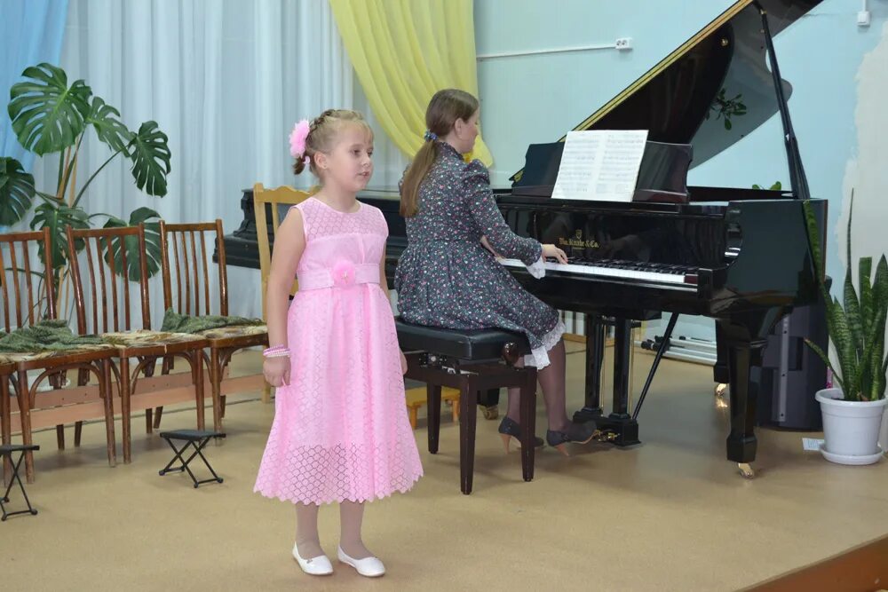 особняк фалеева. музыкальная школа 1 вологда. игры. картинная галерея псков. ленинградская 28 вологда музыкальная школа.