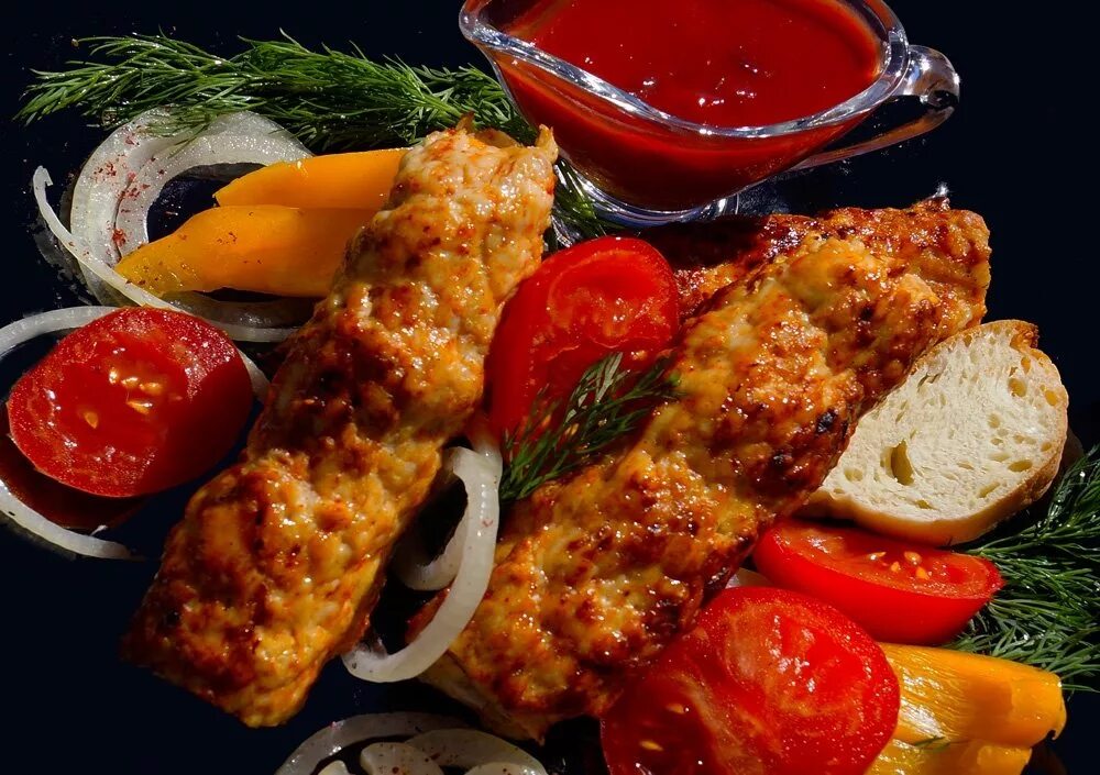 Куриное филе кебаб. Люля кебаб. кебаб куриный. кебаб с курицей. люля кебаб курица.