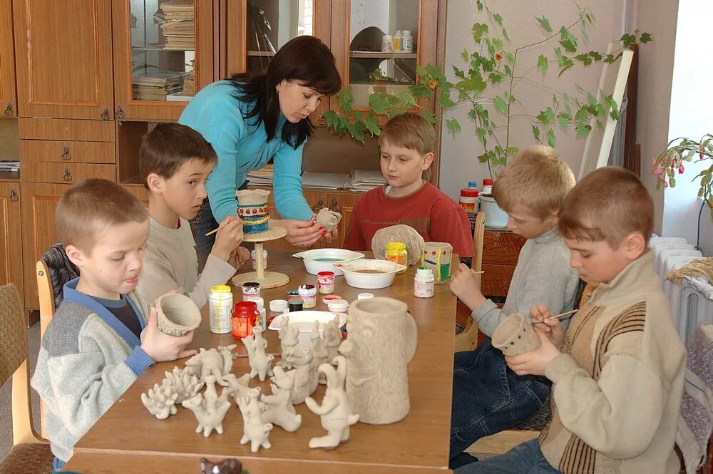 Декоративно прикладное искусство в доу. Декоративная деятельность дошкольников. Младшие дошкольники в игре. Прикладное искусство для детей. Нетрадиционные техники изодеятельности.
