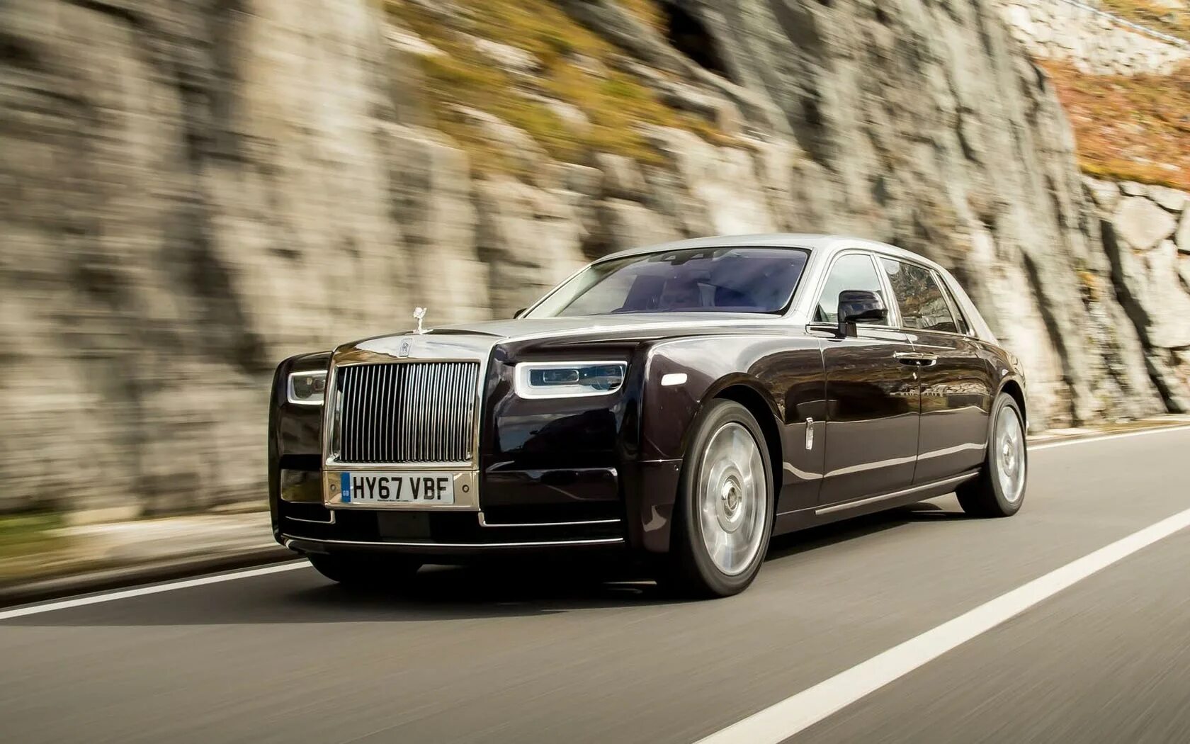 Роллс ройс драйв. Rolls Royce Phantom 2021. Роллс Ройс Фантом 2022. Rolls Royce Phantom 2021 лимузин. Rolls Royce Phantom Limousine 2020.