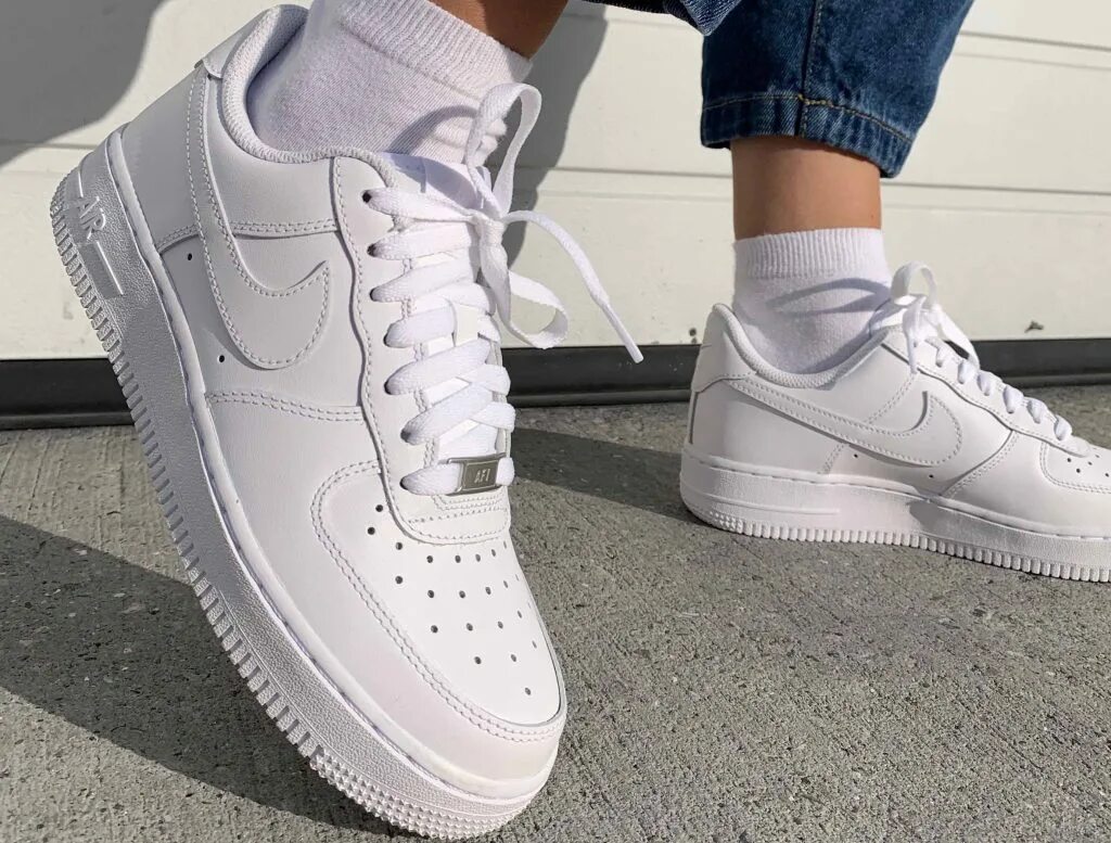 Форсы 1 оригинал найк. Nike Air Force 1 White. Nike Air Force 1 белые. Nike Air Force 1 07 White. Nike Air Force 1 White оригинал.