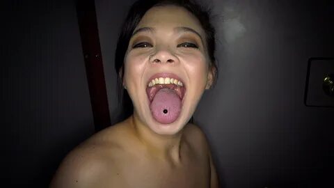 GloryholeSwallow в Твиттере 