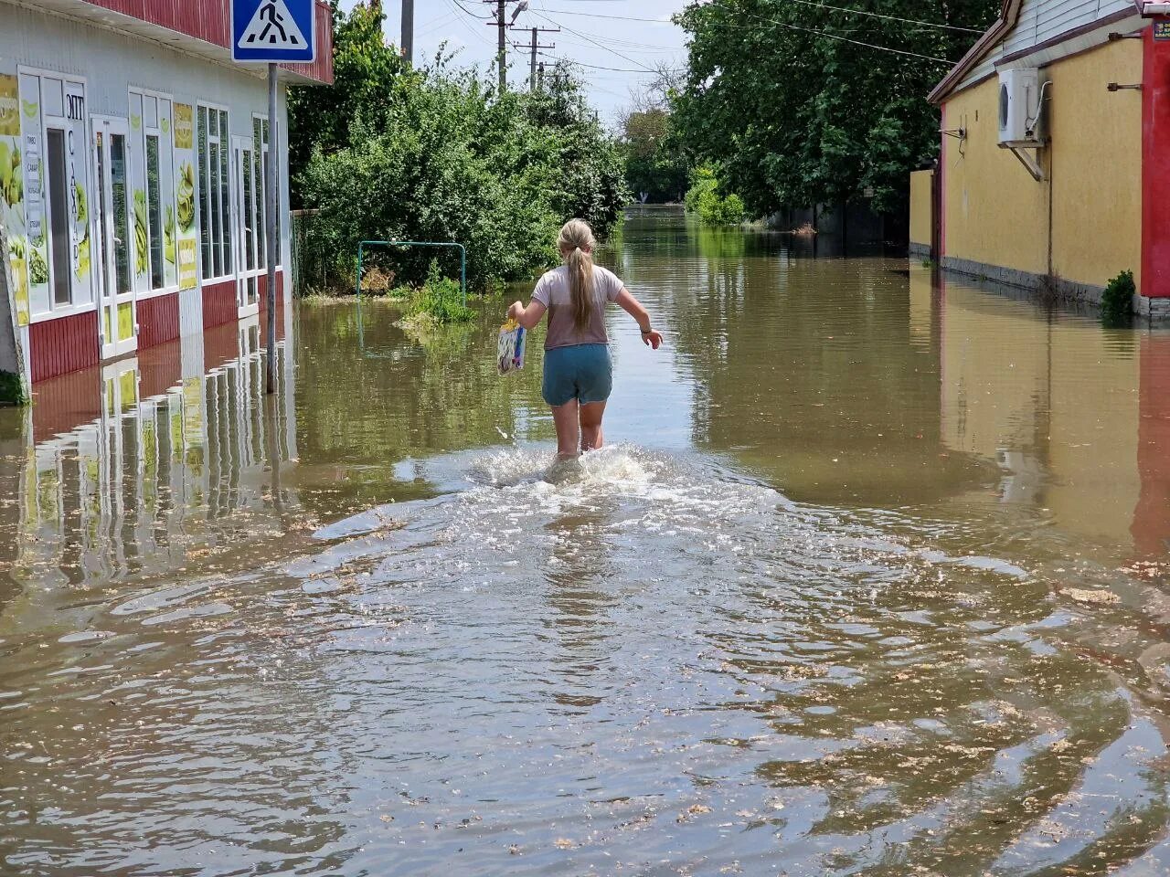 В каких районах подтопление. Херсон потоп. Херсон наводнение. Наводнение в Херсонской области. Потоп в Херсонской области.