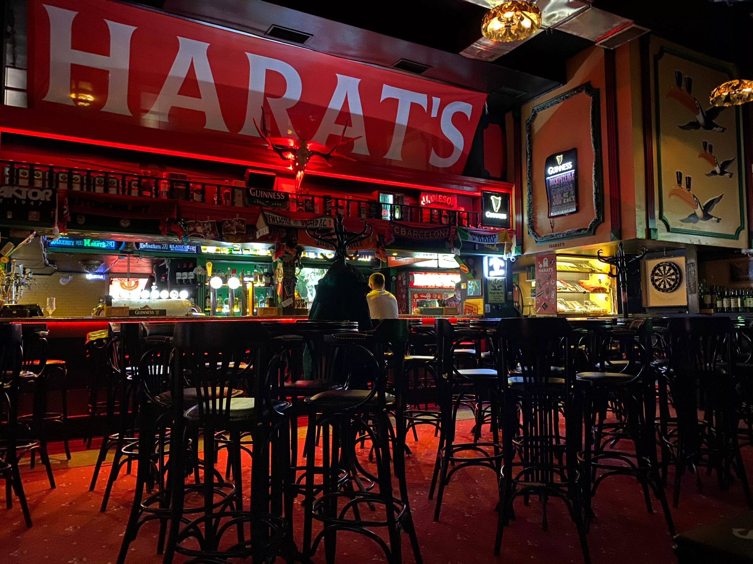 Ирландский паб Harat's. Харатс паб Челябинск. Ирландский паб Харатс. Harat`s Irish pub Москва.