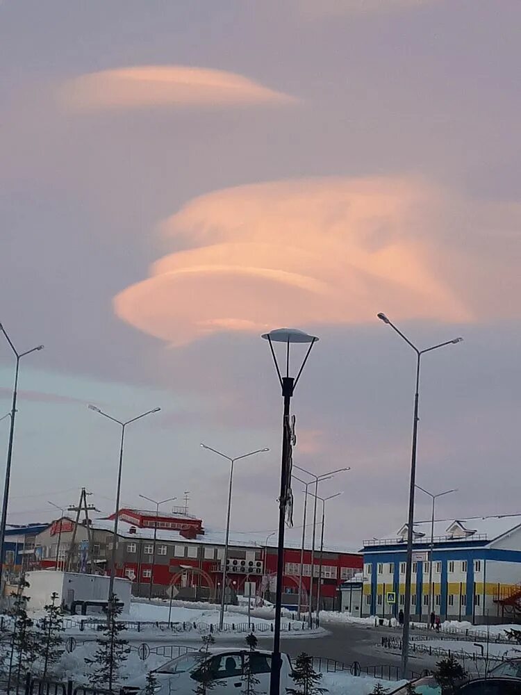 Явления в небе. Лабытнанги. Лентикулярное облако. Небо в Лабытнанги.