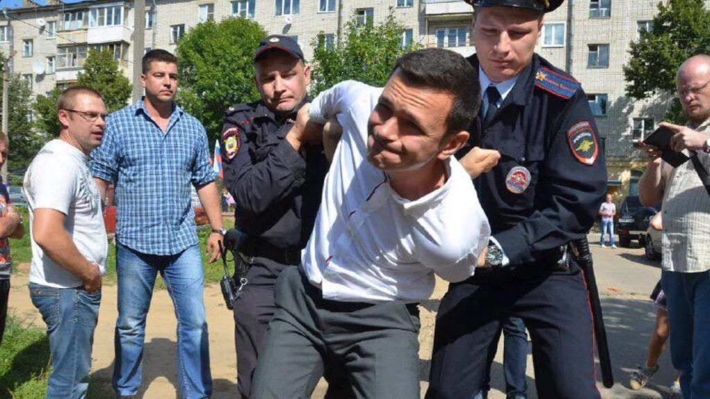 Штрафы по персональным данным. Требования к работникам полиции. Невыполнение законного требования полиции. 26ч1 коап фабула. Невыполнение законного требования полиции.