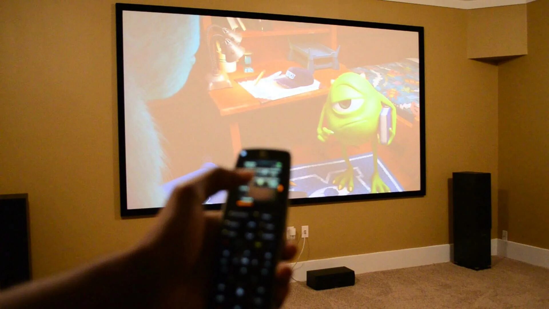 Экран для домашнего кинотеатра. Проектор led projector vf260. Lg ultra short throw led home theater projector. Второй экран проектор. Проектор infocus in118bbst.