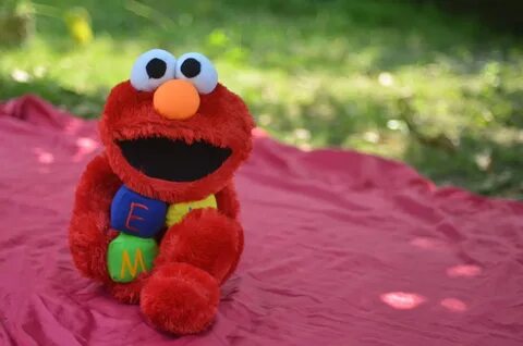 Gambar Boneka Elmo Lucu.