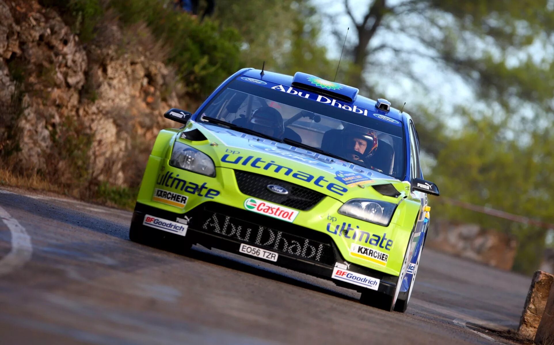 Гонщики ралли. Ford Focus гоночный. Ралли гонщик 555. Форд фокус WRC 2010. Форд для раллийных гонок.