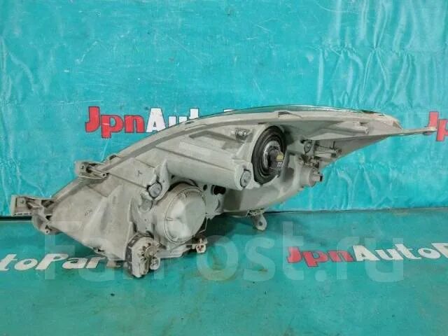 Фара Toyota Isis ANM10W 1AZ-FSE, правая купить в Красноярске по цене: 1 500 ₽ - 