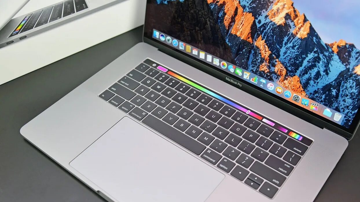 Apple MACBOOK Pro 2022. Apple MACBOOK Pro 15 Touch Bar. Apple MACBOOK Pro 15 2017. MACBOOK Pro 2017 Touch Bar. 15 pro 1tb natural