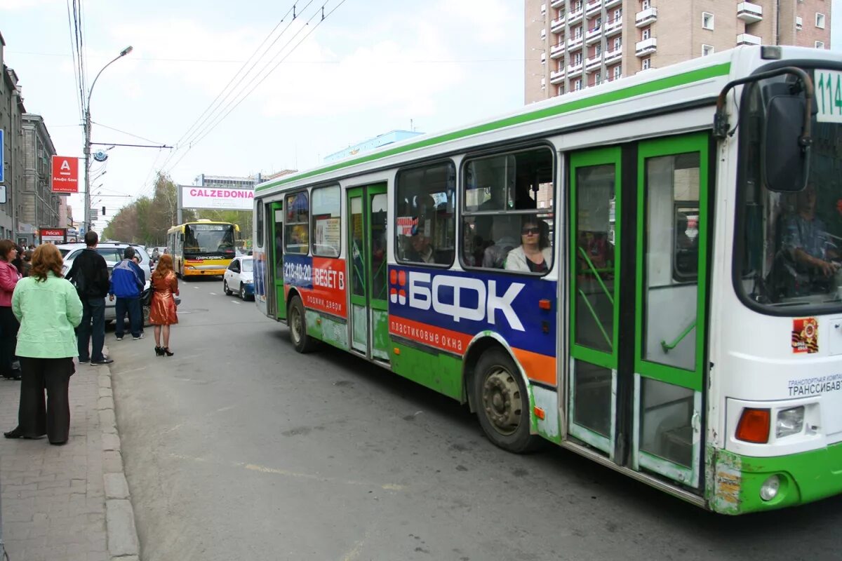 Автобус 31 изменения. Общественный транспорт Новосибирск. Автобус Новосибирск. Автобус 31 Новосибирск. 95 Автобус Новосибирск.