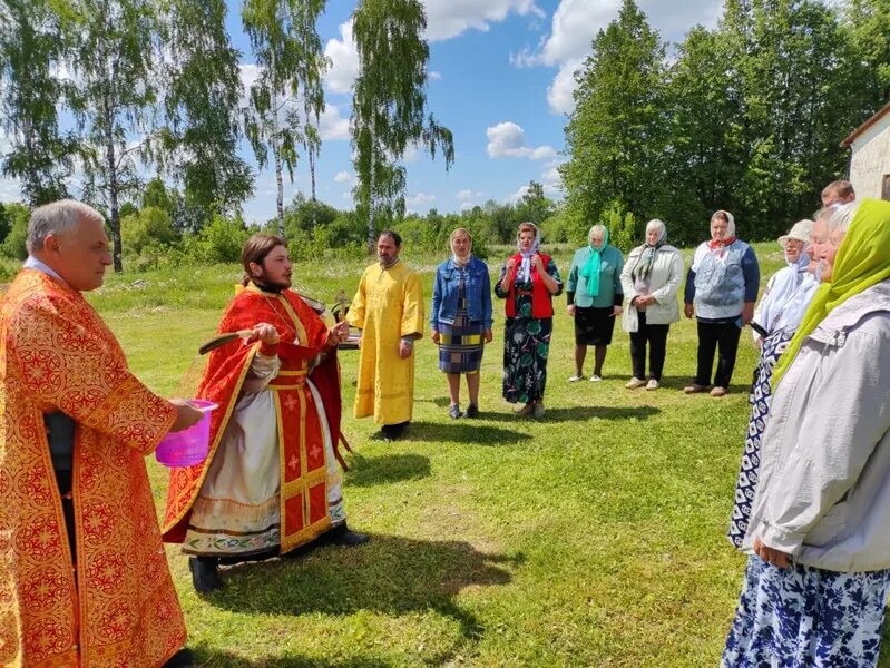 Мужиново брянская область. Поселок мирный клетнянский район брянская область. Мужиново брянская область. Мужиново. Церковь клетня.