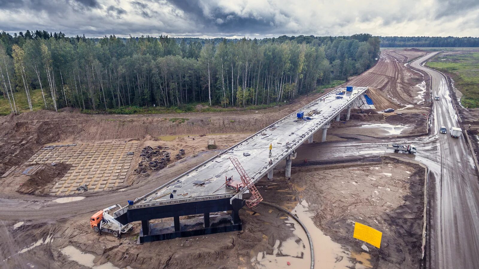 Строительство современных дорог. Трасса м12 Мухтолово. Стройка м12 трасса в Казани. Строительство дороги м12 Татарстан.