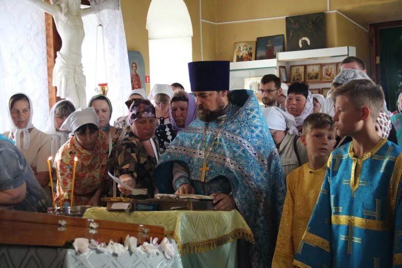 Погода село колодное. Село колодное курской. Колодное храм. Погода село колодное. Знаменский храм колодное.