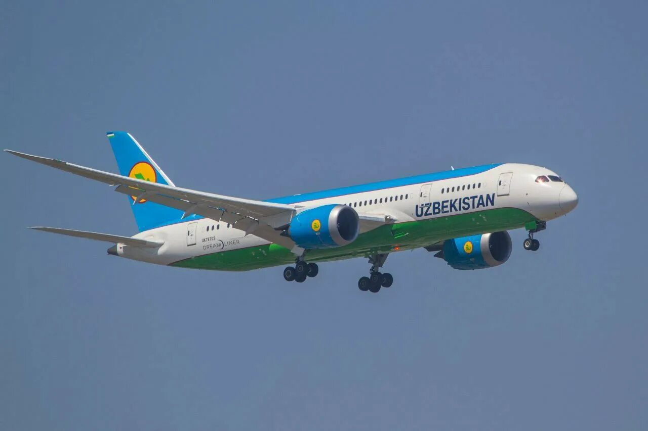 Дешевые авиабилеты узбекистан хаво. Боинг 787 Uzbekistan Airways. Boeing 767 Uzbekistan Airways. Боинг 787-8 узбекские авиалинии. Boeing 737 Uzbekistan Airways.