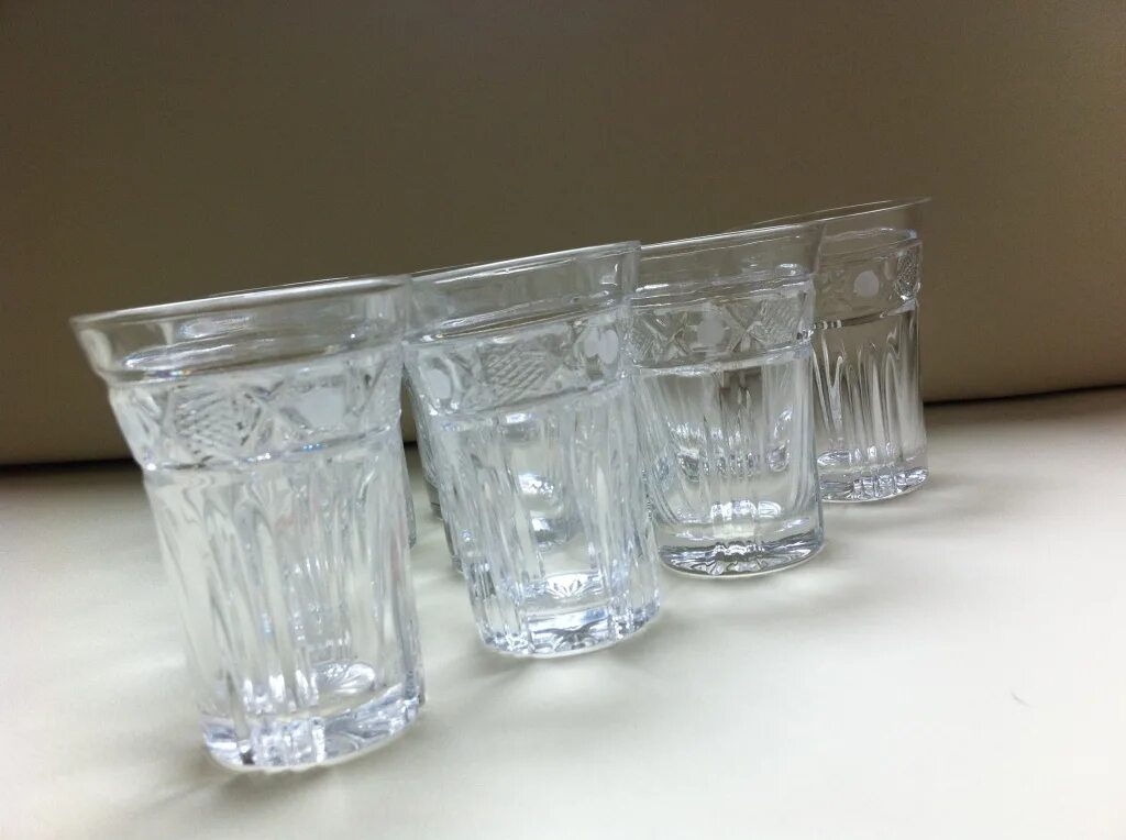 Хрустальный салатник ладья чехословакия. Хрусталь гласспо чехия. Ваза ромашки хрустальная. Рюмки 70-х годов. Хрустальная конфетница ссср.