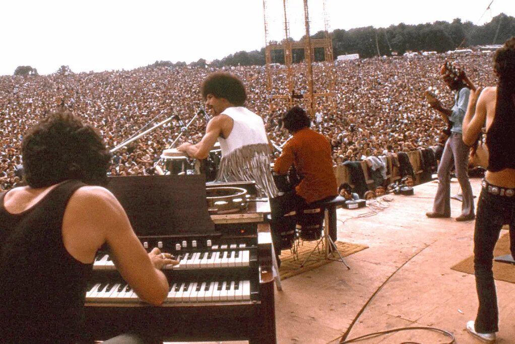 Вудсток 1969 музыканты. 60е сша хиппи вудсток. Музыка 1969. Chi-lites 1969 give it away. Вудсток 1969.