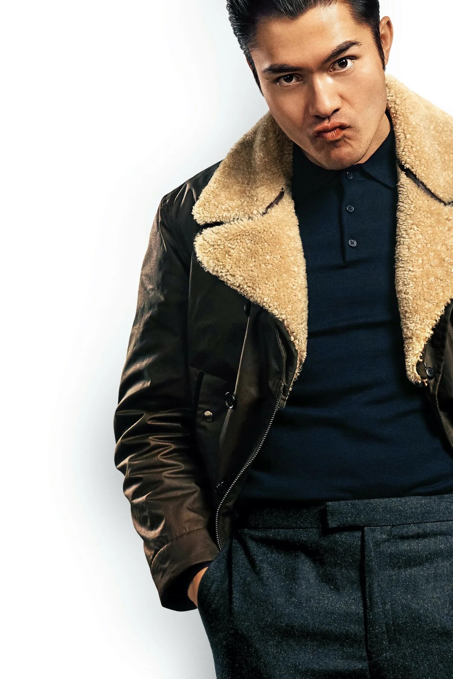 джентльмены 2020 генри голдинг. сухой глаз джентльмены. генри голдинг фильмы. генри голдинг сухой глаз. джентльмены гай ричи постер.