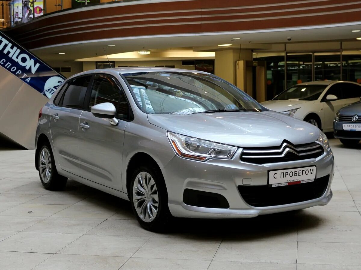 Ситроен серебристый. Ситроен 2011 года выпуска. Ситроен 2011г. Citroen 2011. Ситроен 2011г.