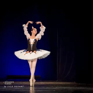 Арлекинада