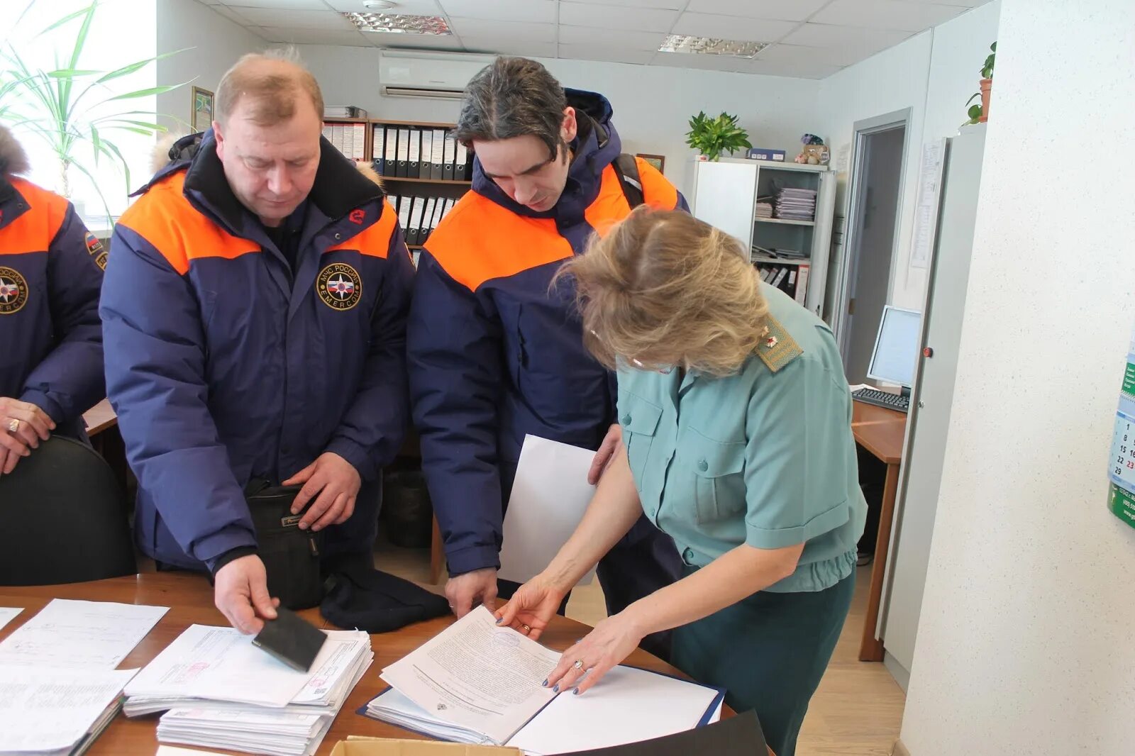 Тревога красноярск. Тревога красноярск. Воздушная тревога красноярск. Учебная пожарная тревога в школе. Директор 134 школы красноярск.