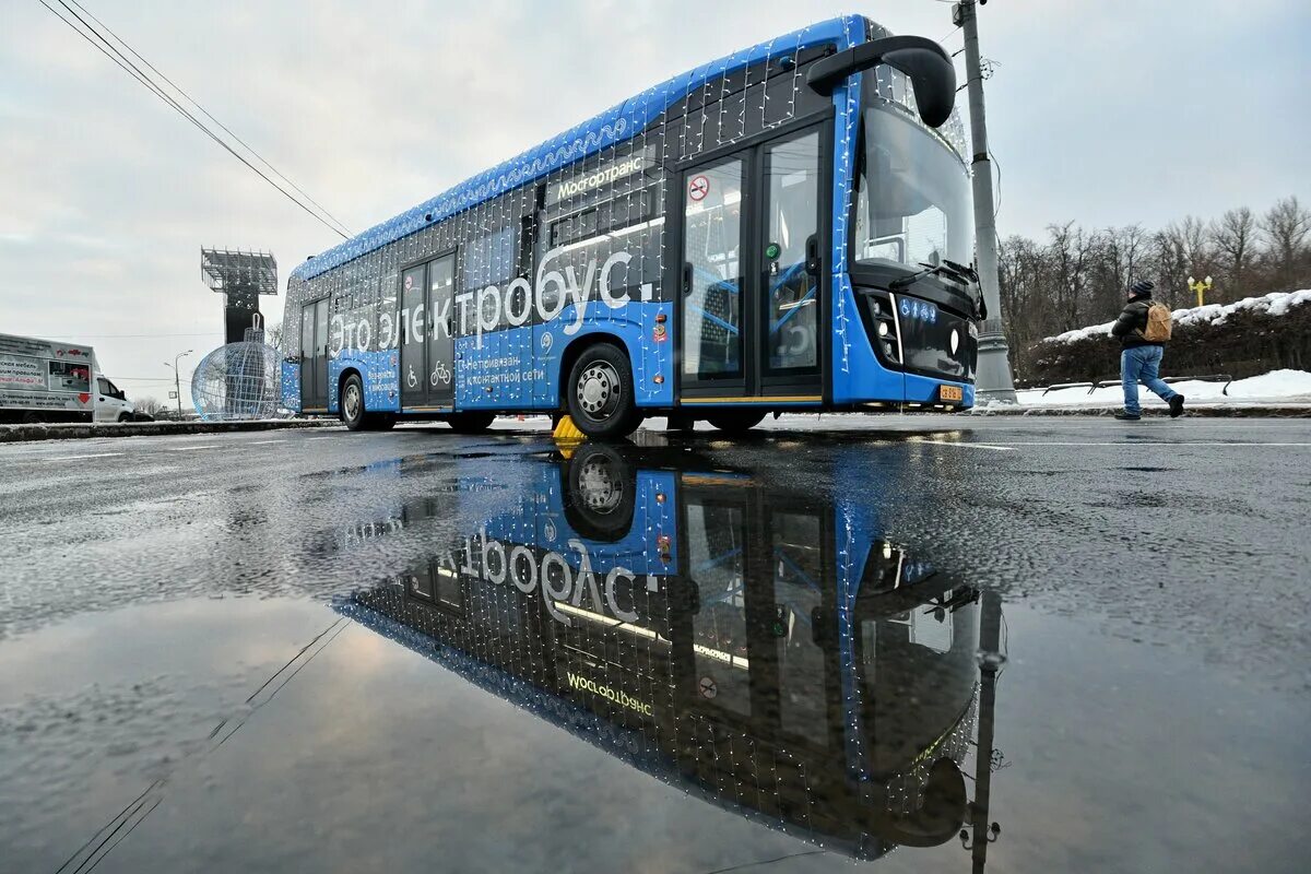 Электробус 14. Сколково Москва электробус. Тысячный электробус. Тысячный электробус в Москве. Электробус КАМАЗ-6282 салон.