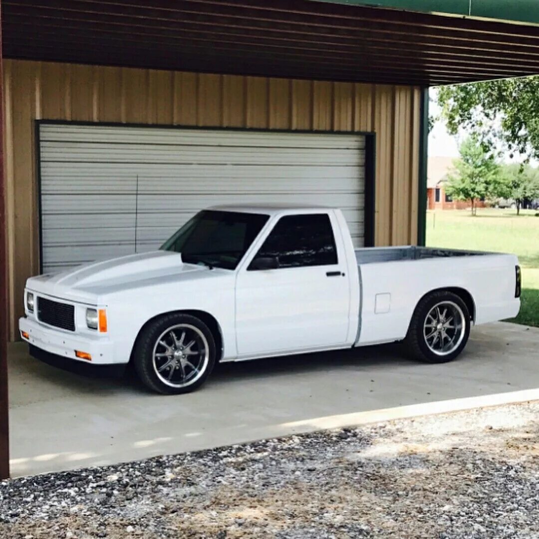 Длинные пикапы. Chevrolet s10 Pickup. Chevrolet s-10 Custom. S10 chevy Custom. Длинный пикап.