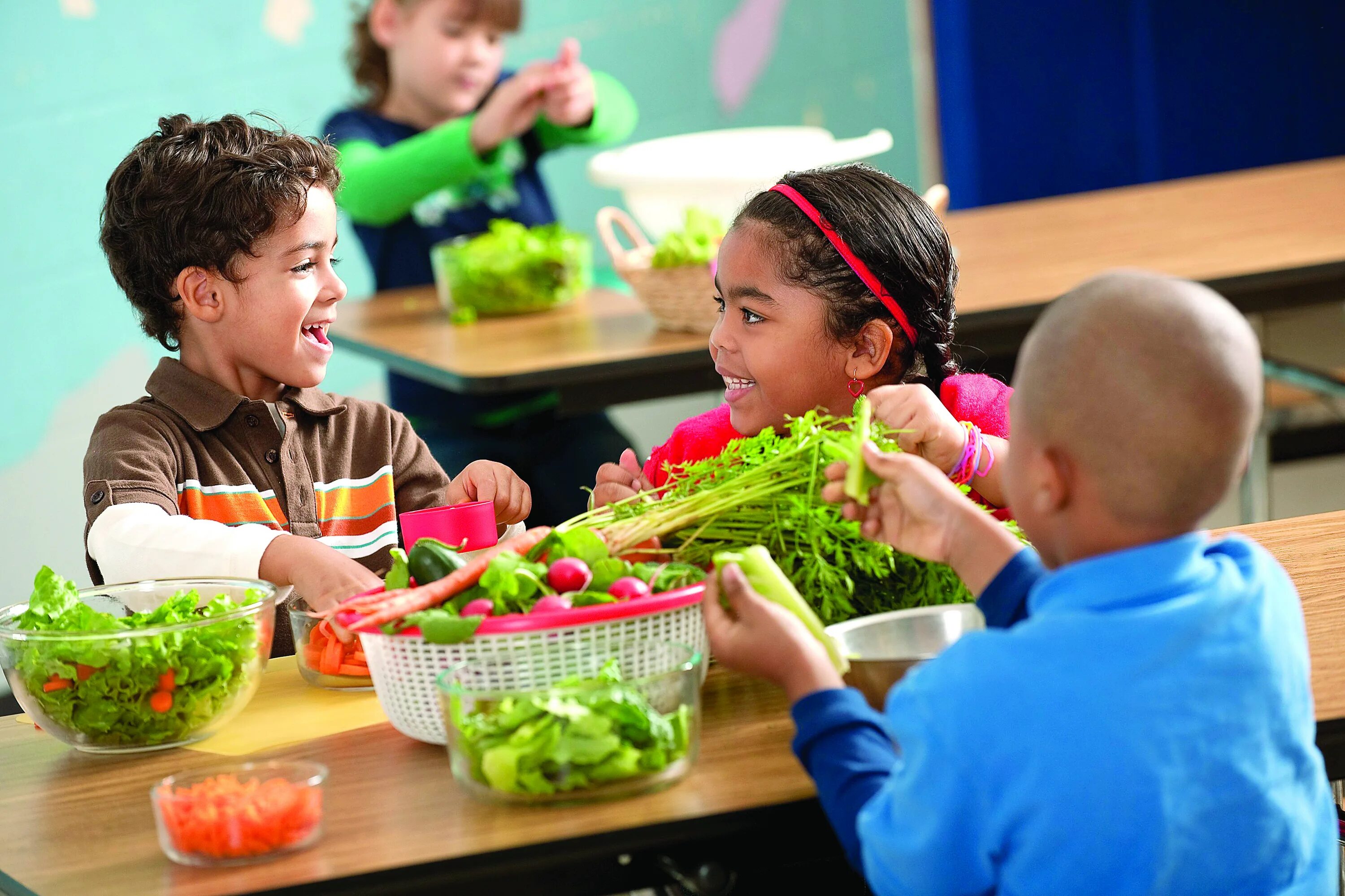 Vegetable family. Питание детей. Овощи для детей. Еда для детей. Здоровый ребенок.