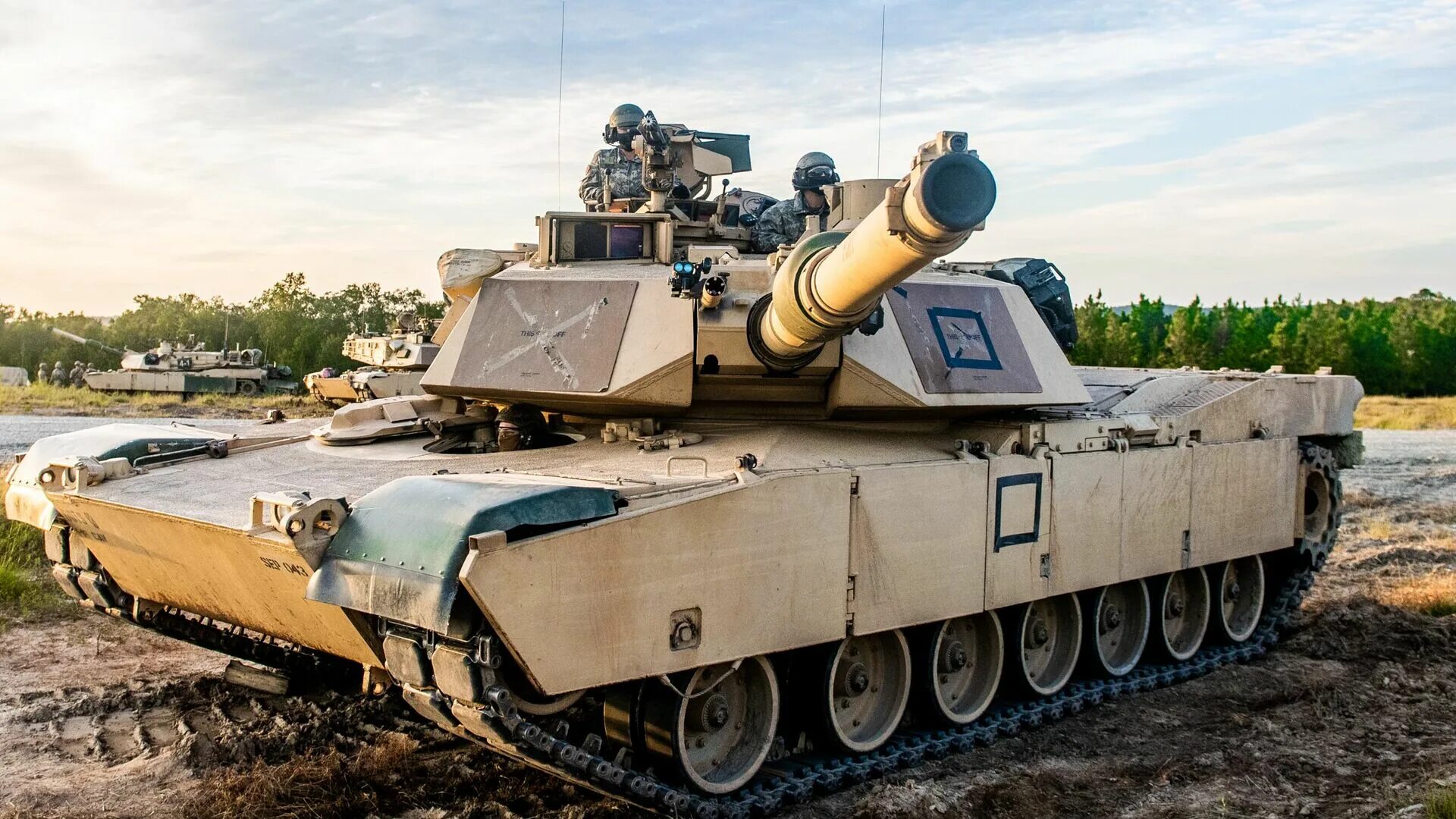 Цена танка абрамс 2023. Танк США Абрамс. Танк m1 Abrams. Американский танк m1 Abrams. Танк m1 «Абрамс».