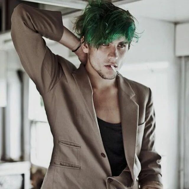 Green hair - ombre Cabello verde turquesa hombre Green hair colors, Men hair col