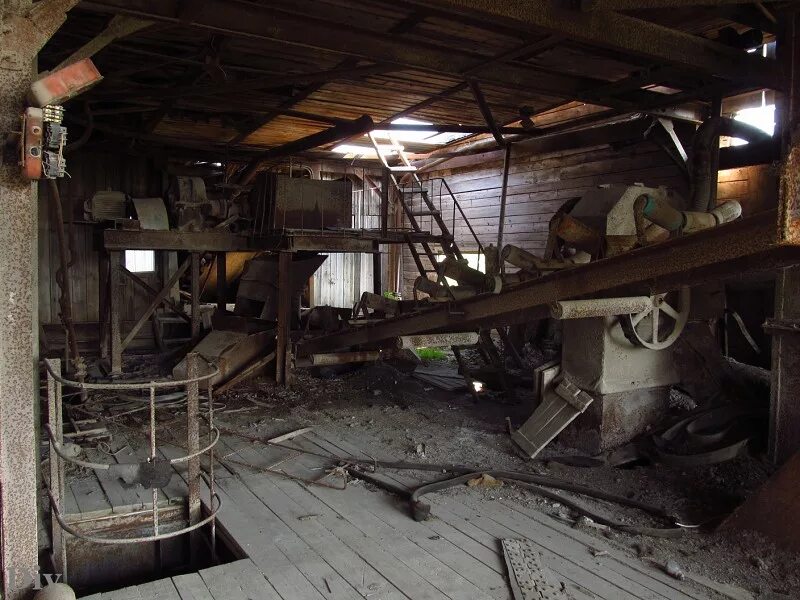 бетонный завод заброшенный сургут. бетонный завод на ладожском. ладожский завод. ладожский завод. завод ладога кировск.