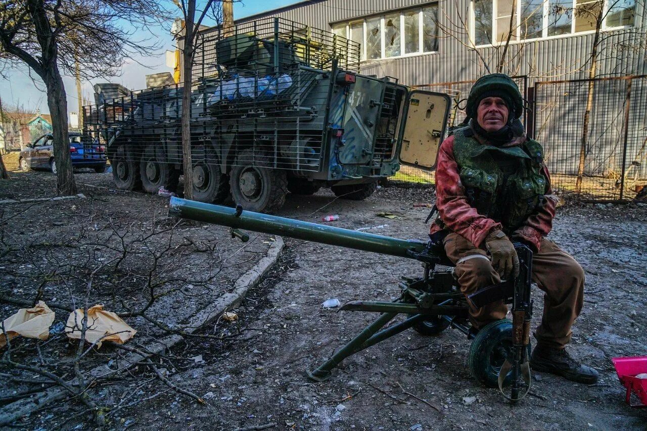 Специальная военная операция на украине подоляка сегодня. БТР 4 на Донбассе. БТР 4 трофей. БТР Буцефал на Донбассе. Ополченцы ДНР В Мариуполе.