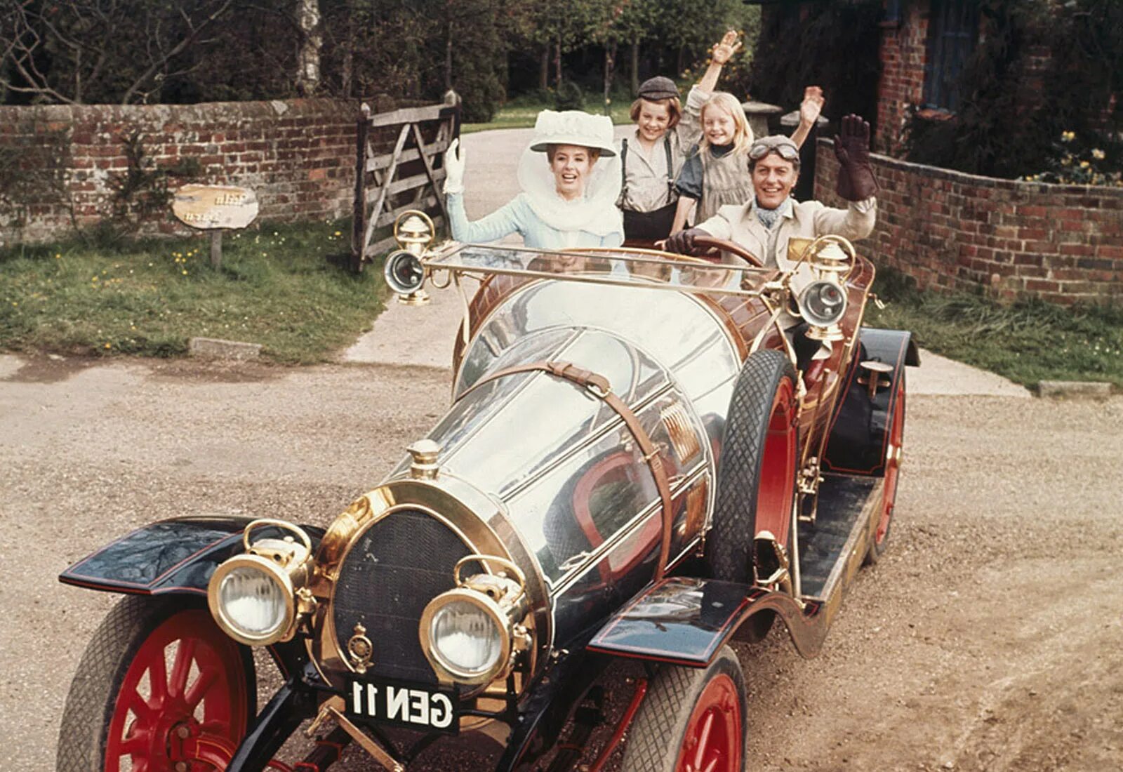 Chitty Chitty Bang Bang 1968. Chitty Chitty Bang Bang car. ПИФ-паф Ой-Ой-Ой (1968).