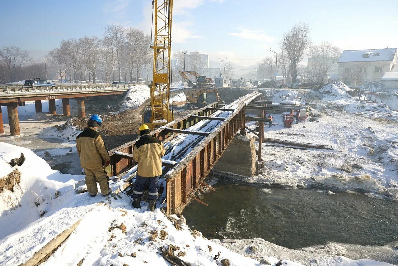 Мост на сахалин последние новости 2024. Сусуя река на Сахалине. Мост через Казоху Кинешма. Речка Сусуя Южно Сахалинск. Реконструкция моста.