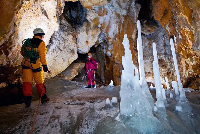 профессия спелеолог для детей. саян спелеотуризм. пещера киндерлинская 2023. мариинская пещера пермский край. кунгурская пещера урал.