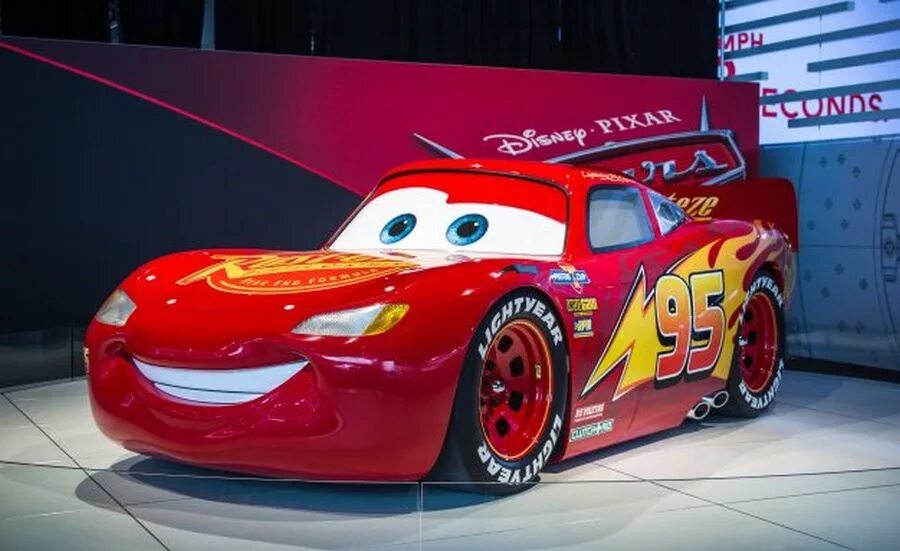 Молния мак куин. Cars lightning mcqueen. Mcqueen молния маккуин. Молния маккуин 57. Молния маккуин 3.