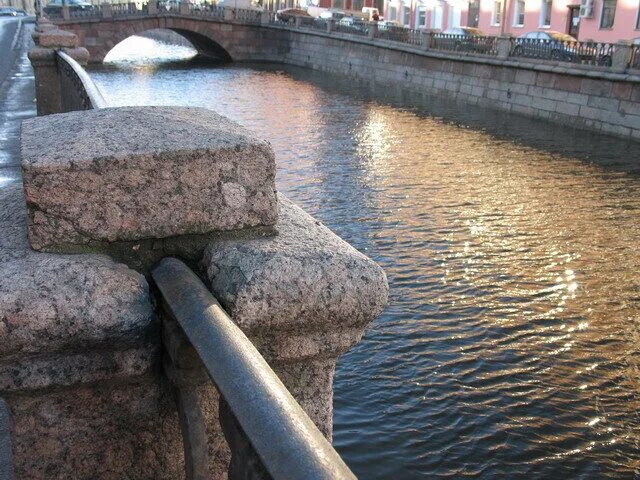 Набережная невы фельтен. Гранитная набережная невы. Гранитная набережная санкт-петербург. Гранитные берега невы. Гранит петербурга.