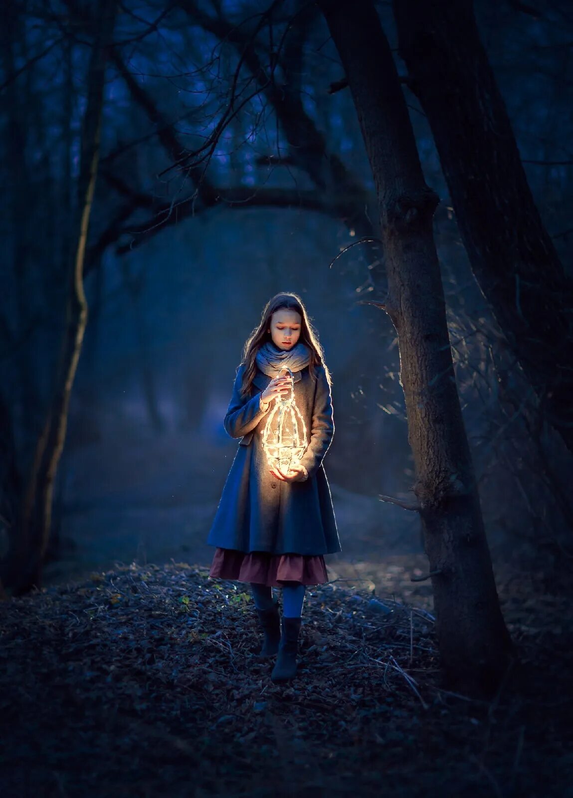 Катрин Белоцерковская фотограф. Фотосессия в лесу. Волшебная фотосессия. Фотосессия волшебство. Загадочно манящим светом