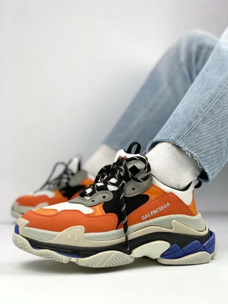 Баленсиага кроссовки подошва. Баленсиага кроссовки Triple s. Balenciaga Triple s Orange. Кроссовки Balenciaga Triple s женские. Balenciaga Triple s Blue Orange.