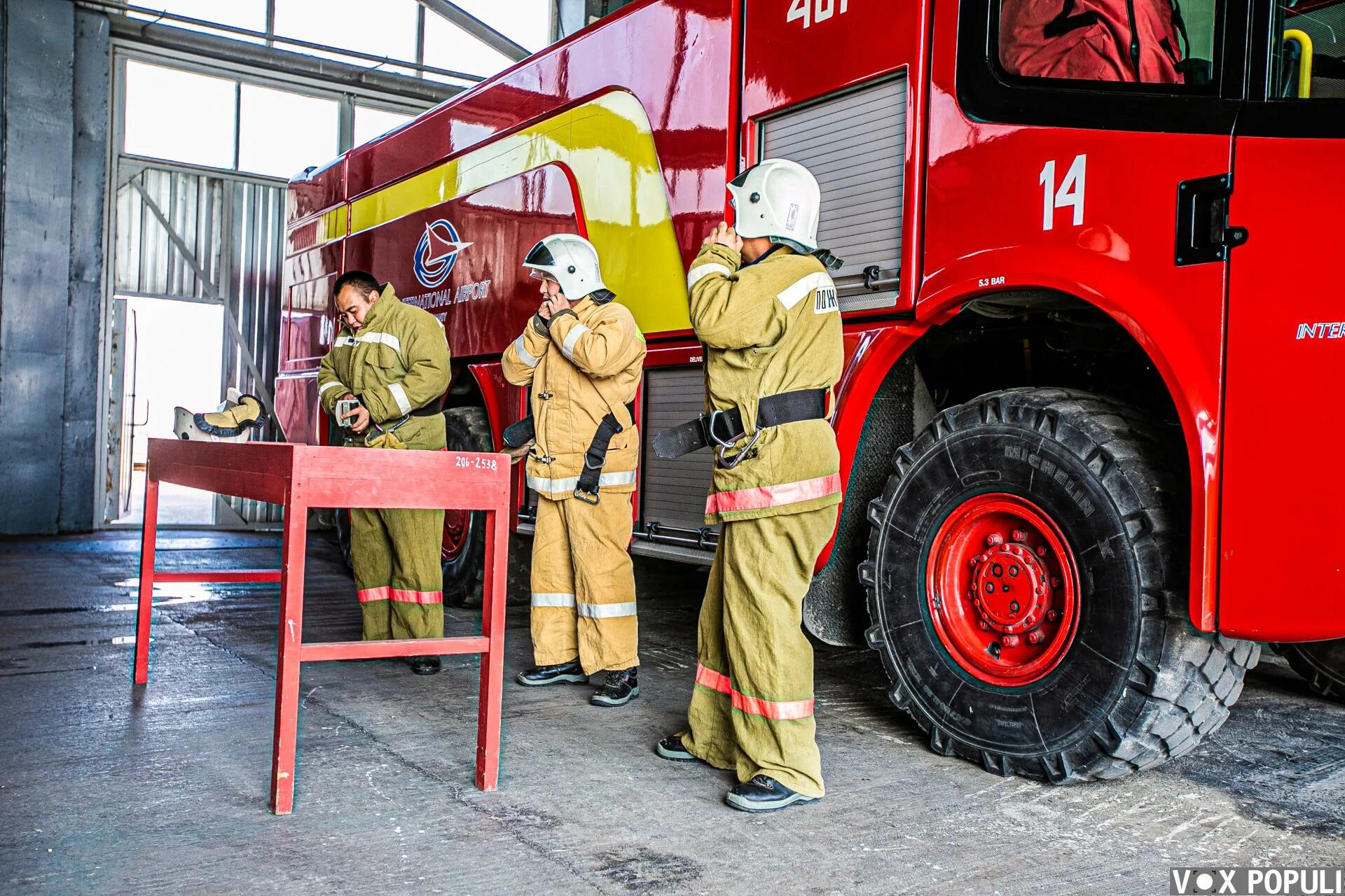 Военные пожарные. Военизированной пожарной охраны. Пожарная охрана. Аварийно-спасательные формирования мчс россии. Состав пожарной команды.